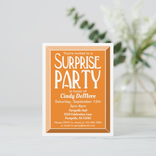 Oranje Kunst Deco Beveled Birthday Surprise Party Uitnodiging Briefkaart (Staand voorkant)