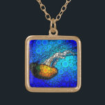 Oranje kwal blauw oceaan vet eenvoudig uniek goud vergulden ketting<br><div class="desc">Neem een les van deze oranje gele kwal die langs de turquoise blauwe oceaan zweeft en laat het leven zijn gang gaan wanneer je dit verbluffend chique, levendig gekleurde foto charme ketting draag. Dit ketting is verkrijgbaar in kleine en middelgrote maten en in zowel vierkante als cirkelvormige vormen. U kunt...</div>