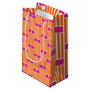 Oranje lijnen en roze dozen klein cadeauzakje