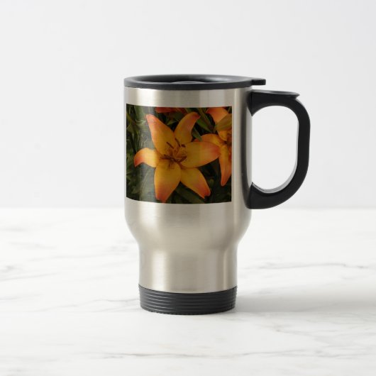 Oranje Lily Reisbeker (Rechts)