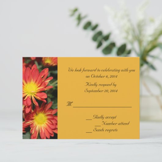 Oranje madeliefjes RSVP trouwkaarten Kaart (Staand voorkant)