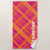 Oranje magenta plaid patroon aangepaste naam strandlaken (Voorkant)