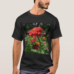 Oranje maisie, zinnia, kosmo, zonnebloementuin t-shirt
