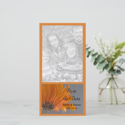 Oranje margriet op grijze trouwkaart 'Save the Dat Save The Date (Staand voorkant)