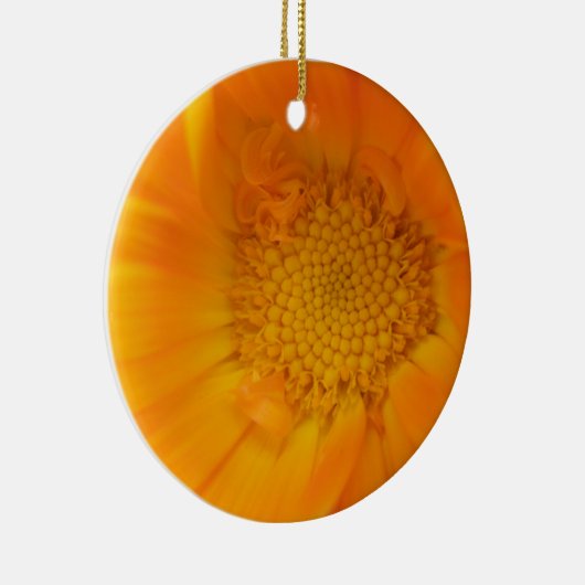 Oranje Marigold Macro Custom Birthday Keramisch Ornament (Rechts)