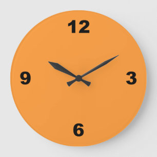 Oranje met grote zwarte-nummerwandklok klok