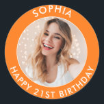 Oranje moderne kleurrijke Happy 21st Birthday foto Ronde Sticker<br><div class="desc">Schattigee 21e verjaardag Happy Birthday Custom Photo stickers voor het verjaardagsfeest van uw zoon of dochter. Ze zijn voorzien van een leuke aanpasbare tekst en afbeelding. Perfect voor uitnodigingen en feestzakgoodies.</div>