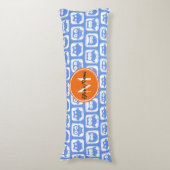 Oranje monogram, gepersonaliseerde naam Blauwe eig Lichaamskussen (Voorkant Verticaal)