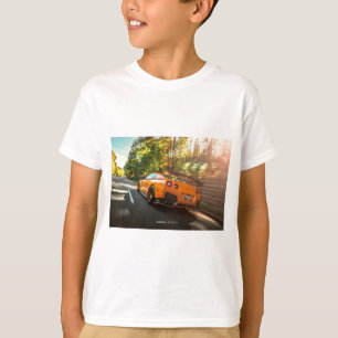 Oranje Nissan GT-R die door de straten van Seattle T-shirt