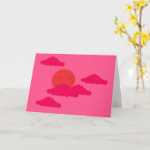 Oranje ondergaande zon in de rode lucht: leeg kaart (Gele Bloem)