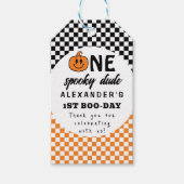 Oranje One Spooky Dude Halloween 1st Birthday Cadeaulabel (Voorkant)