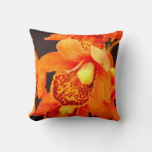 Oranje Orchid Sierkussen