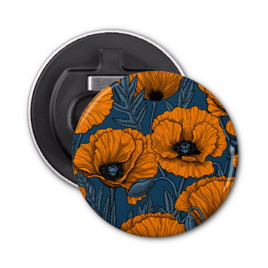 Oranje papaver op donkerblauw button flesopener (Voorkant)