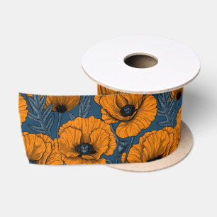 Oranje papaver op donkerblauw satijnen lint