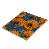 Oranje papaver op donkerblauw tegeltje (Zijkant)