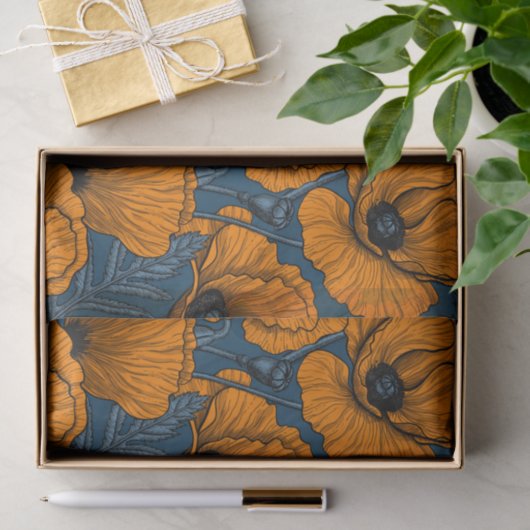Oranje papaver op donkerblauw tissuepapier (Geschenk)