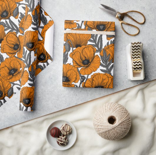 Oranje papaver op wit cadeaupapier (Crafts)