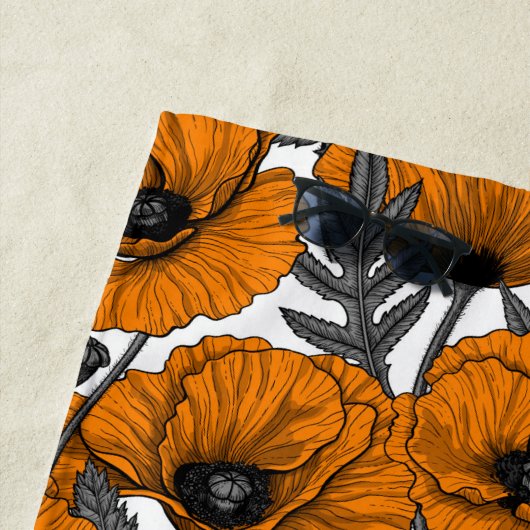 Oranje papaver op wit strandlaken (In situ)