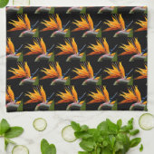 Oranje Paradijsvogel Plant Patroon op zwart Theedoek (Gevouwen)