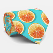 Oranje plakken op blauw stropdas (Opgerold)