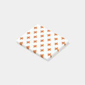Oranje polka kruist wit post-it® notes (Schuin)