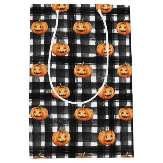 ORANJE POMPKINS MET ZWART- EN WITTE SPEELGOED MEDIUM CADEAUZAKJE (Voorkant)