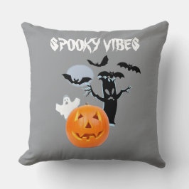 Oranje pompoen met witte geest en vleermuizen kussen