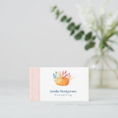 Oranje pompoen op roze en gouden strepen visitekaartje (Staand voorkant)