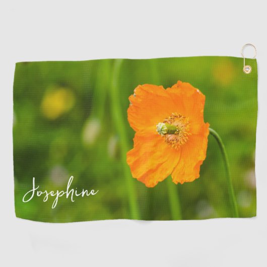 Oranje Poppy Flower Foto op groen met naam Golfhanddoek (Horizontaal)