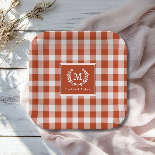 Oranje-Red Gingham Monogram Crest Custom Papieren Bordje