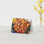 Oranje rode paprika's op de markt voor groenten va kaart (Gele Bloem)