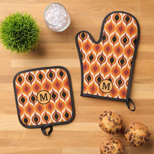 Oranje rood goud Abstract vlampatroon Monogram Ovenwant & Pannenlap Set (Top down)