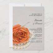 Oranje Roos en White Pearls Wedding Invitation Kaart (Voorkant)