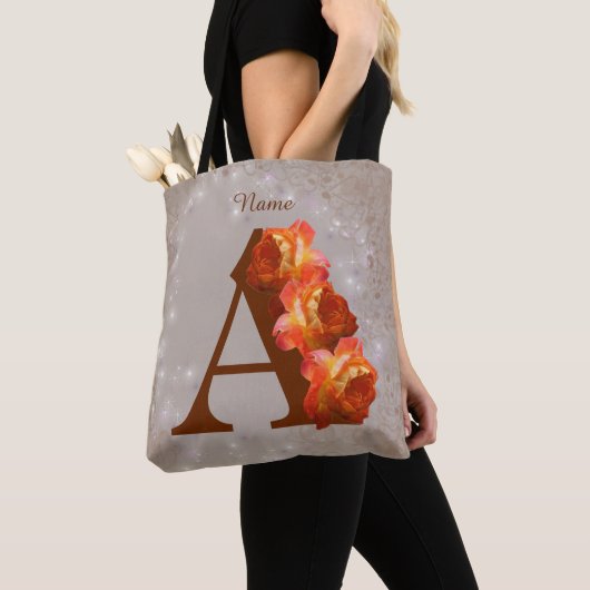 Oranje Roos Monogram Eerste Letter A Persoonlijk Tote Bag (Dichtbij)