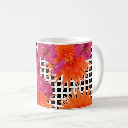 Oranje roze bloemen zwart witte cheque koffie Mok (Voorkant rechts)
