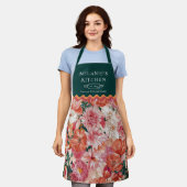 Oranje roze bloemmotief monogram schort (Gedragen)