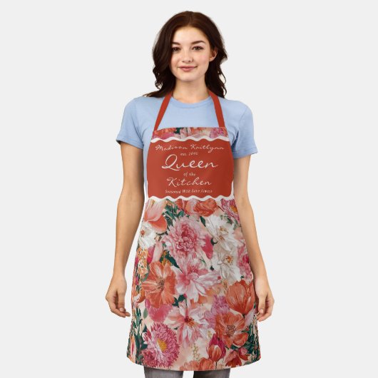 Oranje roze bloemmotief monogram schort (Gedragen)