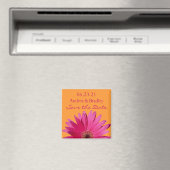Oranje roze Gerbera Daisy Wedding Save the Date Magneet (Insitu (Vaatwasser))