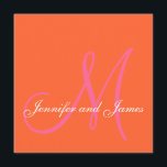 Oranje roze monogram Names Wedding Invitations Kaart<br><div class="desc">Moderne Oranje achtergrond met roze monogram en witte bruid en bruidebruid namen Wedding Invitations. Monogram Wedding Invitation Design door elke Clarke ©2008. Pas uw monogram, namen en trouwkleuren aan. Voeg al je trouwgegevens op de achterkant van de kaart toe met behulp van de gebruiksvriendelijke menu-instructies van Zazzle. Geen RSVP-kaart vereist....</div>