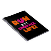 Oranje roze tekstechniek met draaiende marathon notitieboek (Rechterzijde)