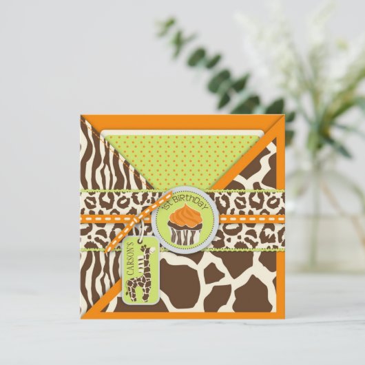 Oranje Safari Giraffe en Cupcake First Birthday Kaart (Staand voorkant)