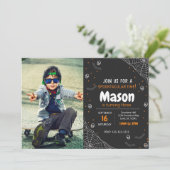 Oranje Spider Halloween Birthday Uitnodigen met fo Kaart (Staand voorkant)