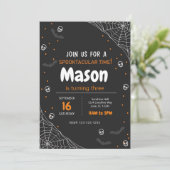 Oranje Spider Web Halloween Birthday Invite Kaart (Staand voorkant)