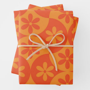 Oranje tangerine bloemen op mid-century scallop inpakpapier vel