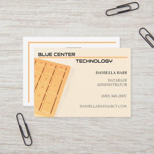 Oranje toetsenbord informatietechnologie visitekaartje (Voorkant / Achterkant in situ)