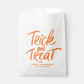 Oranje Trick or treat Lettering Halloween Party Bedankzakje (Voorkant)