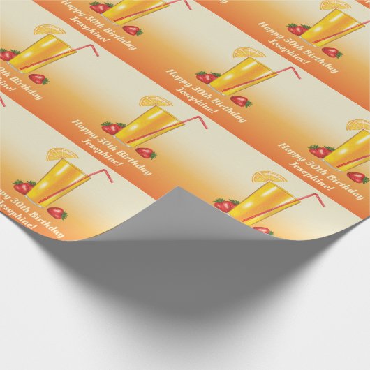 Oranje tropische Drink en aardbeien Verjaardag Cadeaupapier (Hoek)