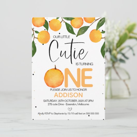 Oranje uitnodiging voor eerste verjaardag van klei (Staand voorkant)