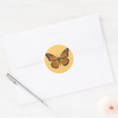 Oranje vlinder ronde sticker (Envelop)