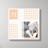 Oranje Voeg je foto Gingham Modern Monogram toe Canvas Afdruk (Voorkant)